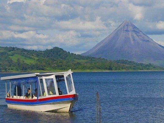 Lake crossing between Monteverde and Arenal