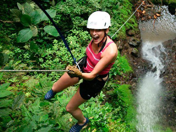 Canyoning in the Lost Canyon